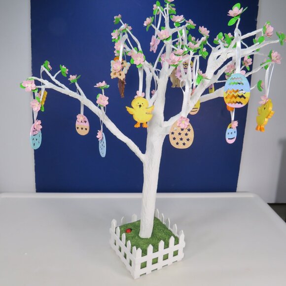 Spring Tree 16" tall Base 3 1/2" x 4" wide Hand Painted - Picture 3 of 12